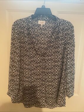 Laundry By Shelli Segal Black and White Scroll-Print V-Neck, Button Front Blouse